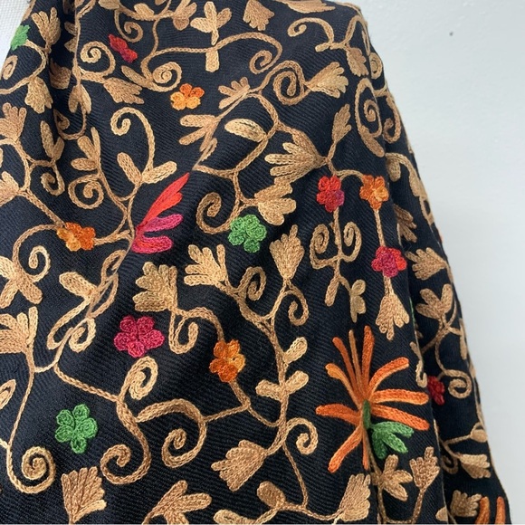Sevya Handmade Wrap Shaw  Black All Over Floral Embroidered  Fringe Wool Viscose - Picture 8 of 12